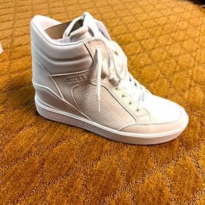 Guess women’s blairin wedge sneaker size 11